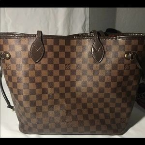 - Louis Vuitton never full mm